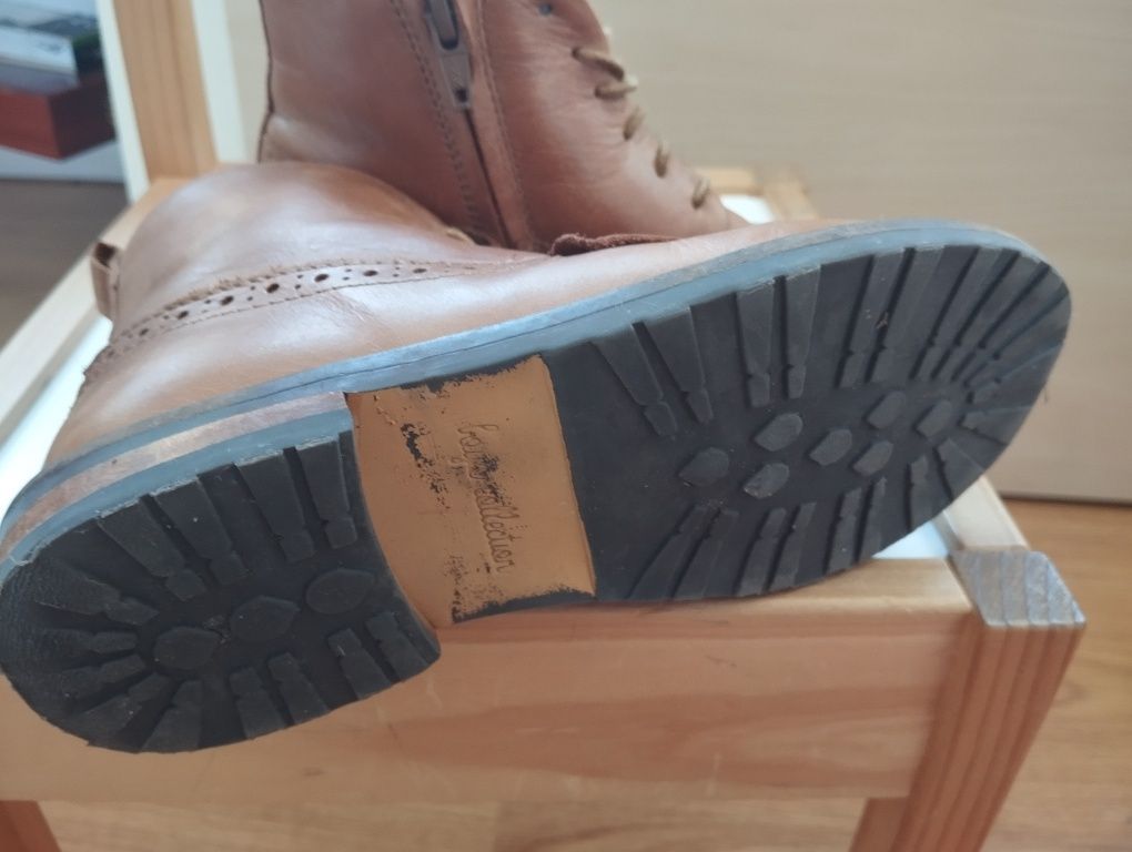 Botas em pele Zara