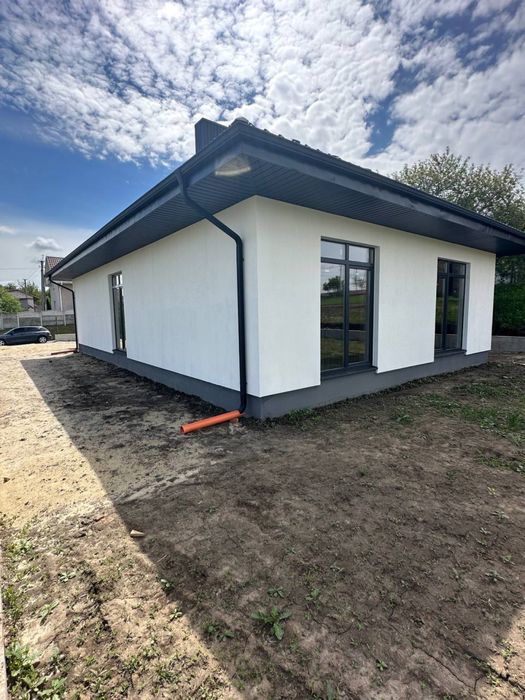 Продаж нового будинку біля школи Обарів