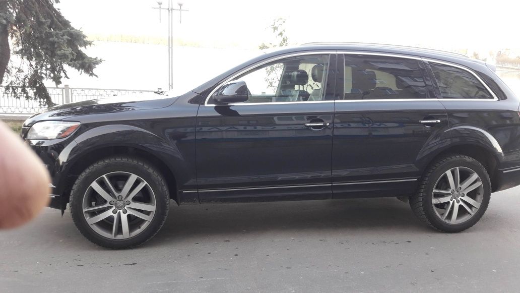 Audi Q7 2013 року