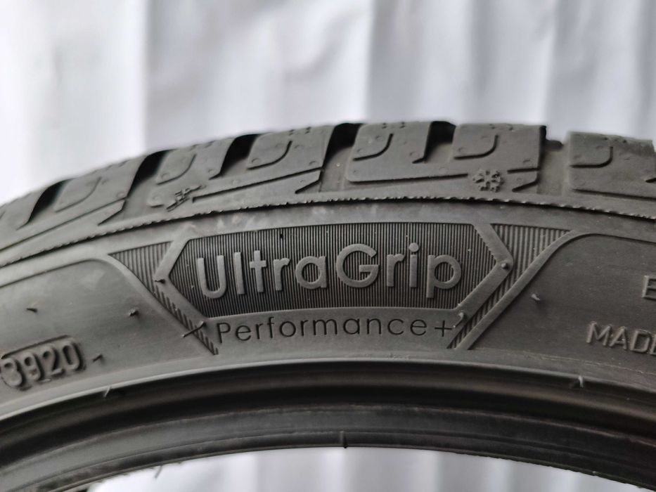 2X 245/40R19 98V Goodyear ultra grip Performance+ 91K