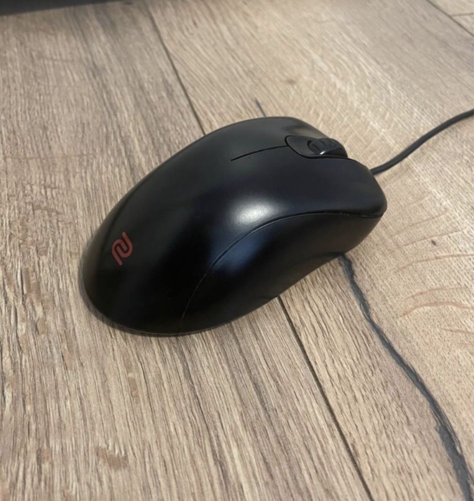 Myszka Zowie EC2-B