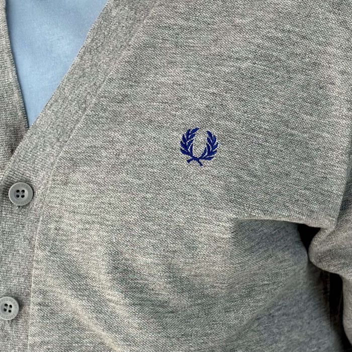 Fred Perry kardigan sweter męski L/XL 
Rozmiar L/XL 
Osoba na zdjęciu