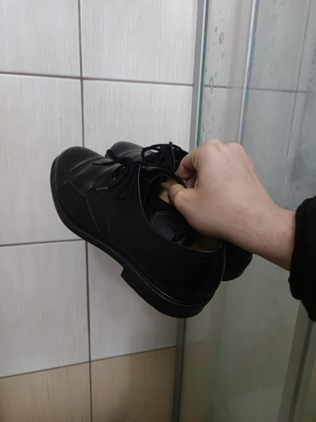 Buty obuwie 42 eleganckie M John męskie czarne leather skóra skórzane