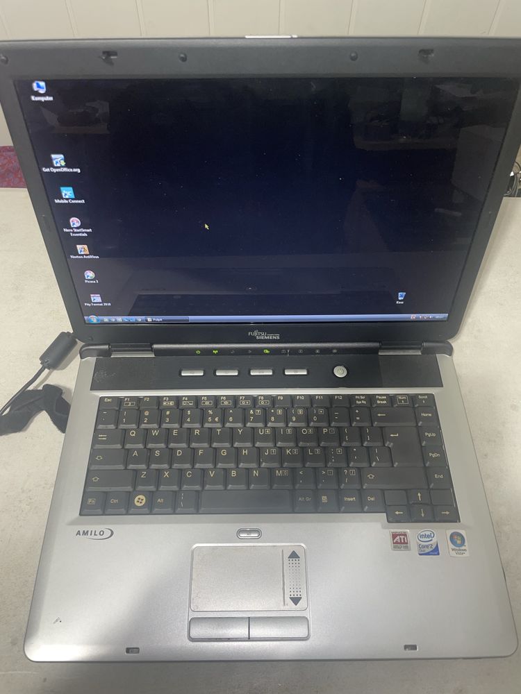 Fujitsu Simens Amilo Pi 1536 z zasilaczem