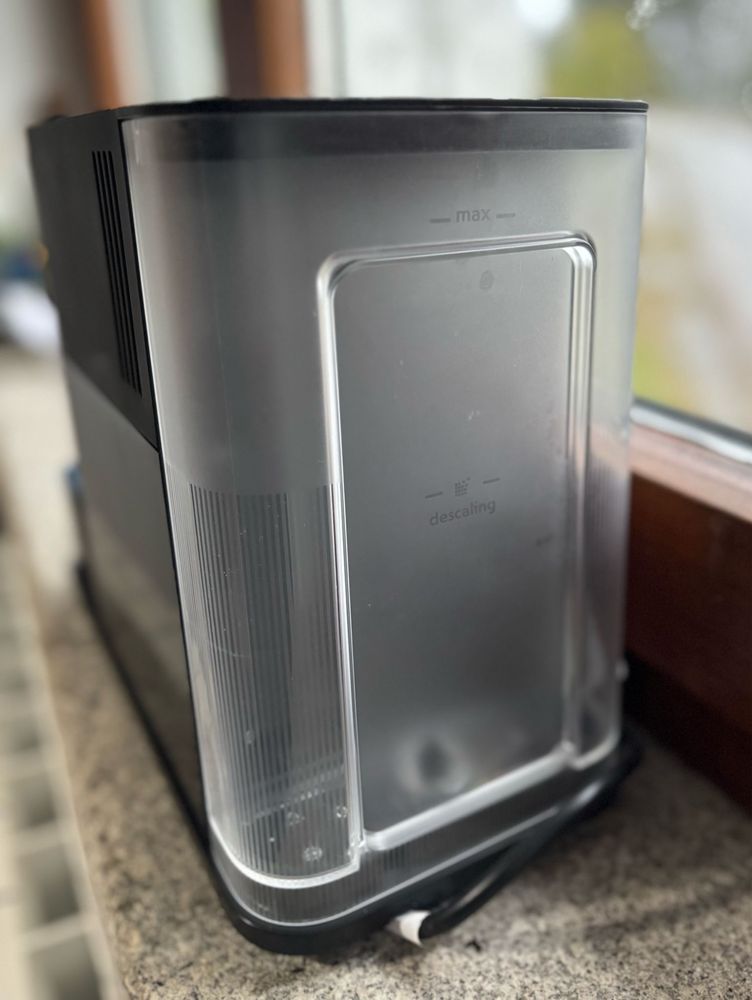 Máquina de Café DELONGHI Nespresso Lattissima One Evo EN510.B Preto