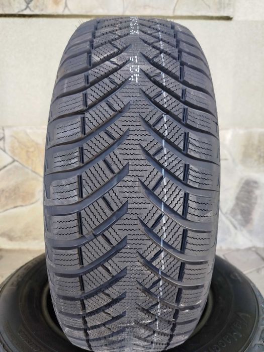 Шини 215/65R16	Sportrak	SP719	98H | нові зимові 4шт