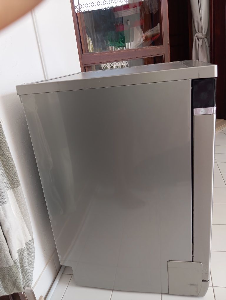 Máquina de lavar louça