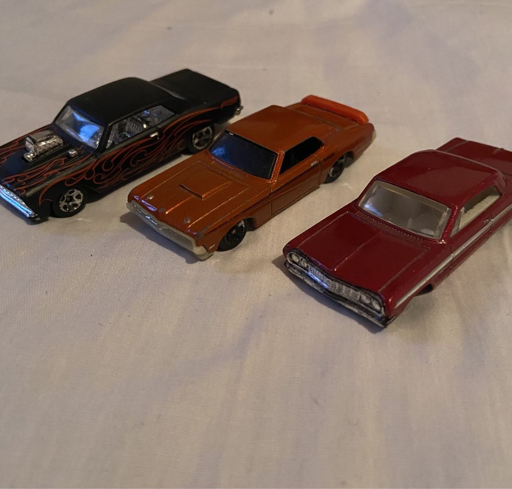 Lote 13 hotwheels