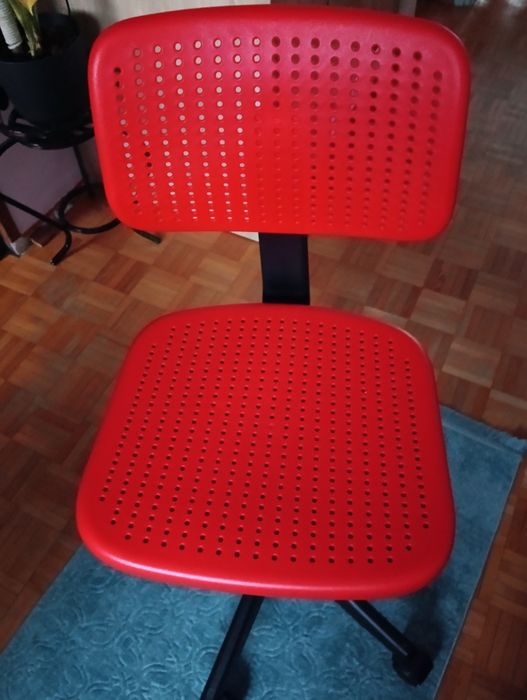 Fotel biurkowy obrotowy