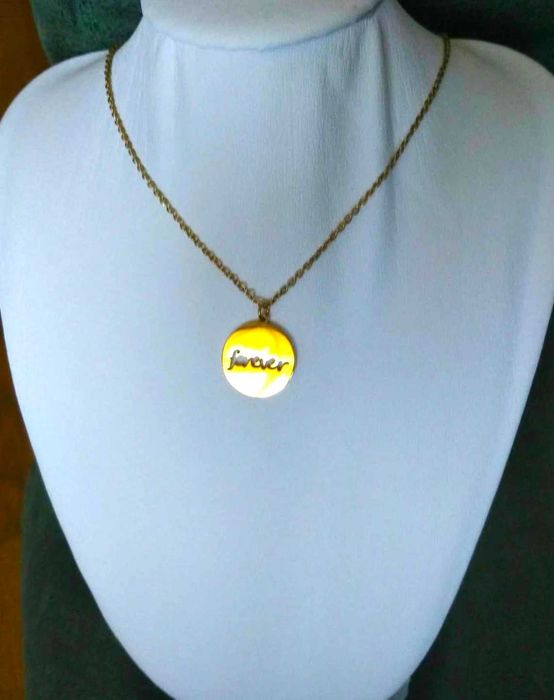 Colar Aço Dourado c/ Medalha Forever NOVO