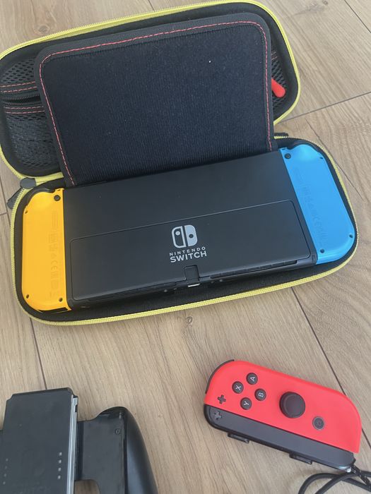Nintendo switch oled plus dwie gry