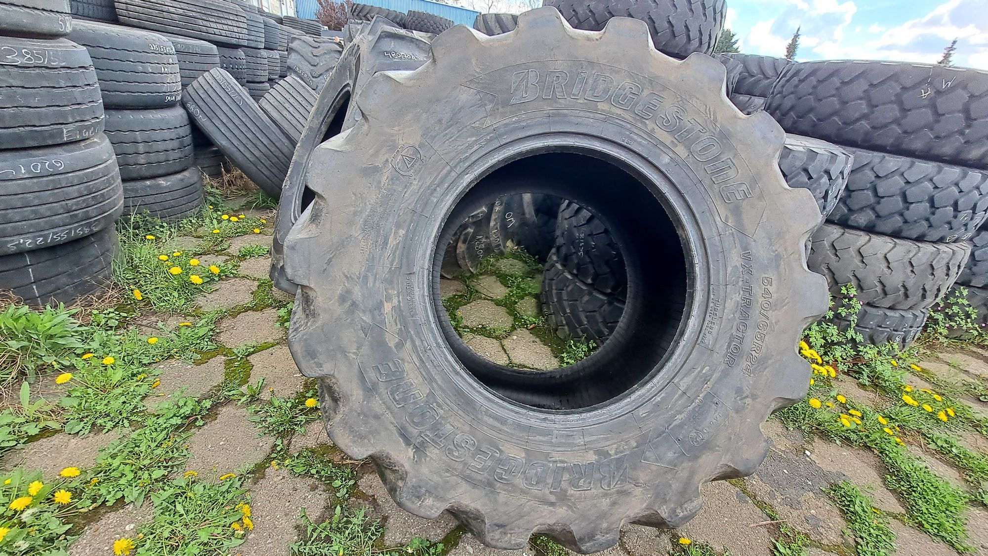 Bez napraw 540/65R24 Bridgestone