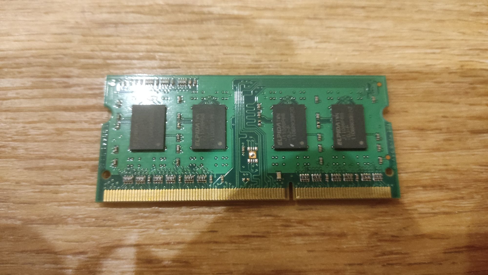 Продам модуль пам'яті Unifosa 1GB GDDR3-1333 1GB, made in Taiwan