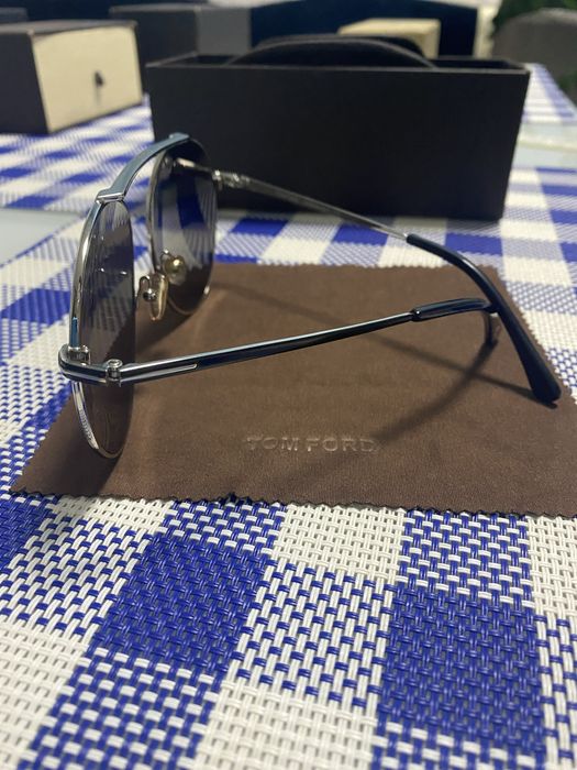 Продам солнцезащитные очки Tom Ford оригинал
