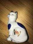 Porcelanowy kot ze złoceniami 11 cm