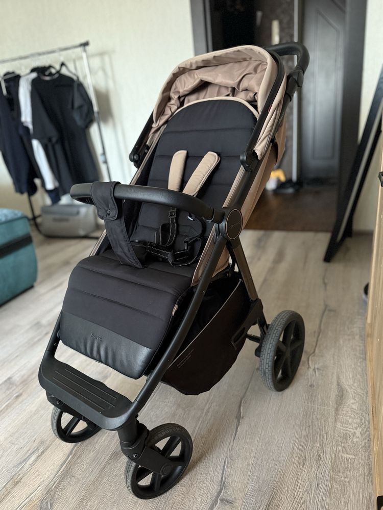 Прогулянкова коляска CARRELLO Bravo Plu