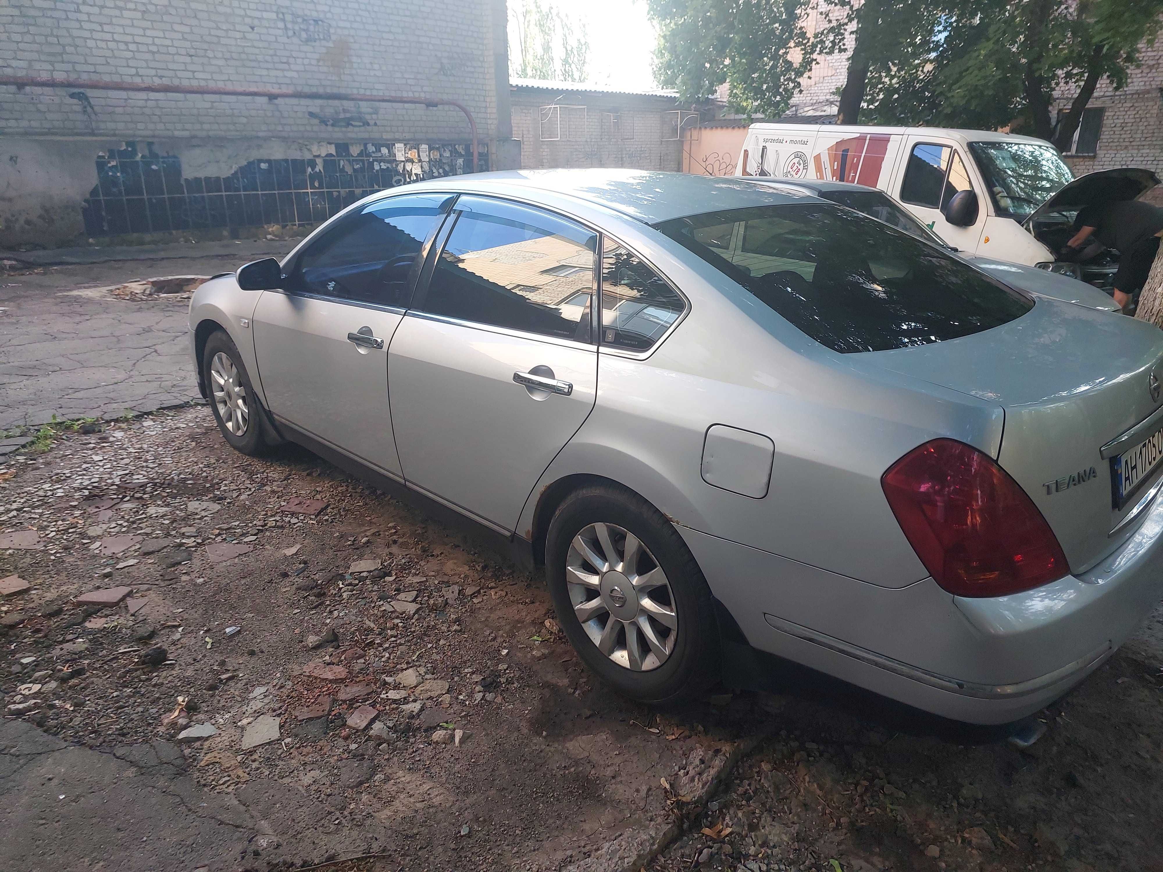 Nissan teana j31