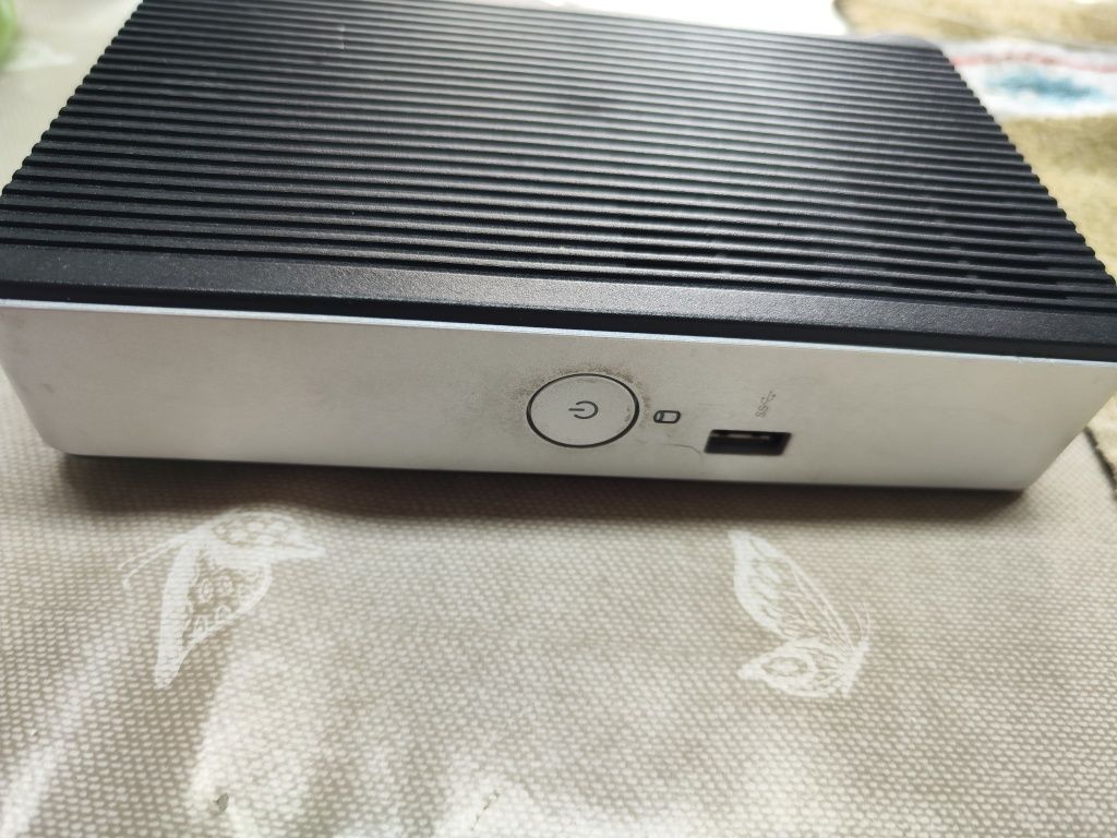 Intel Nuc DE3815TYKE