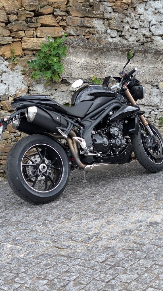 Triumph Speed Triple 1050 94