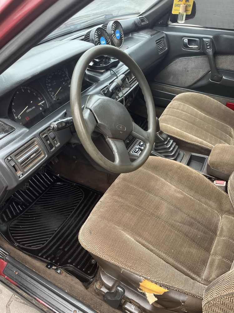 Продаю авто Mitsubishi Galant