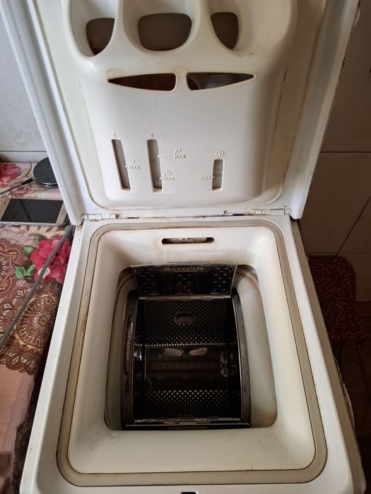 Продаю пральну машину б/у. Самовиніс.