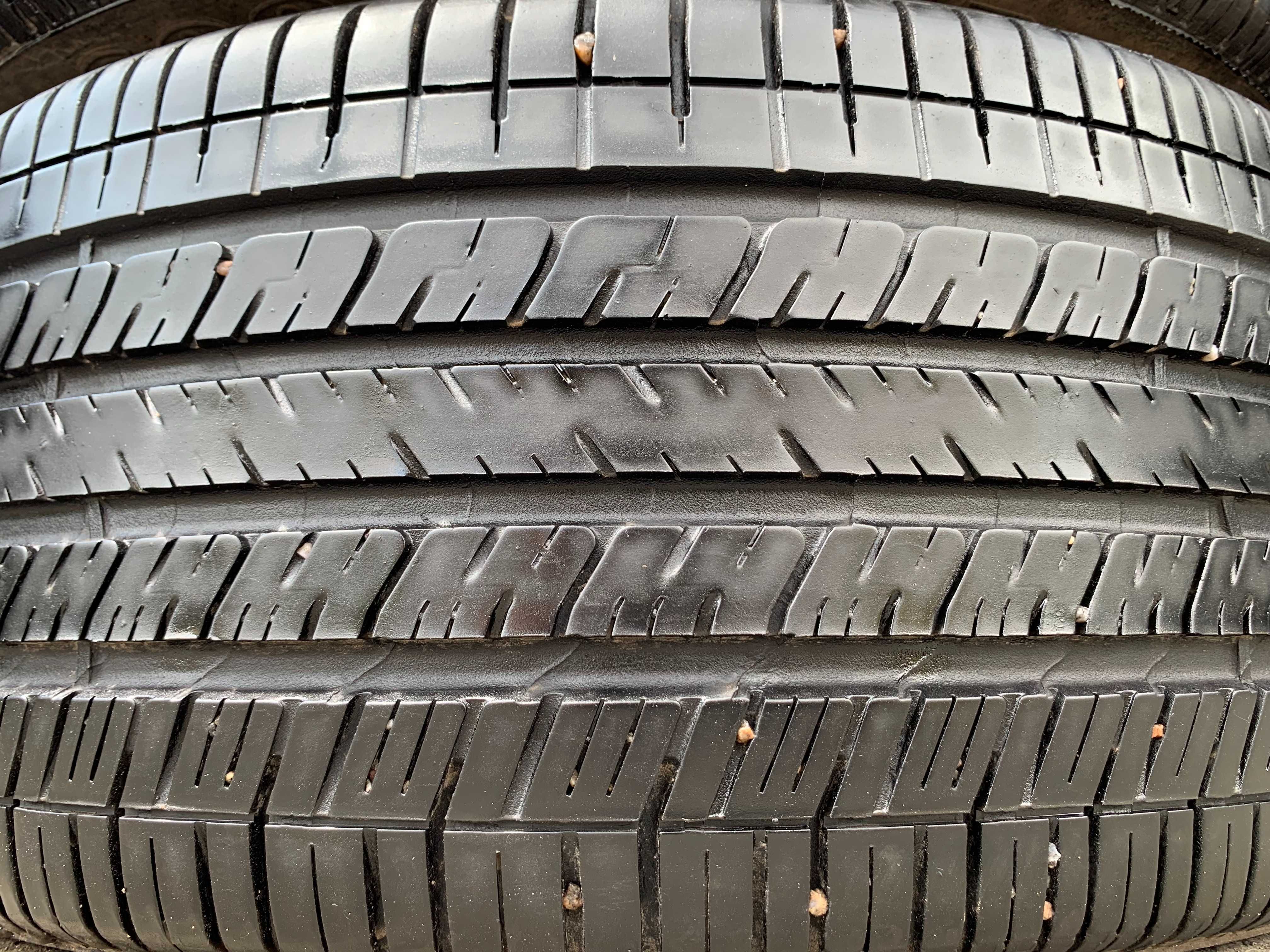 Шини 215/45/17 бу Goodyear комплект,резина R17