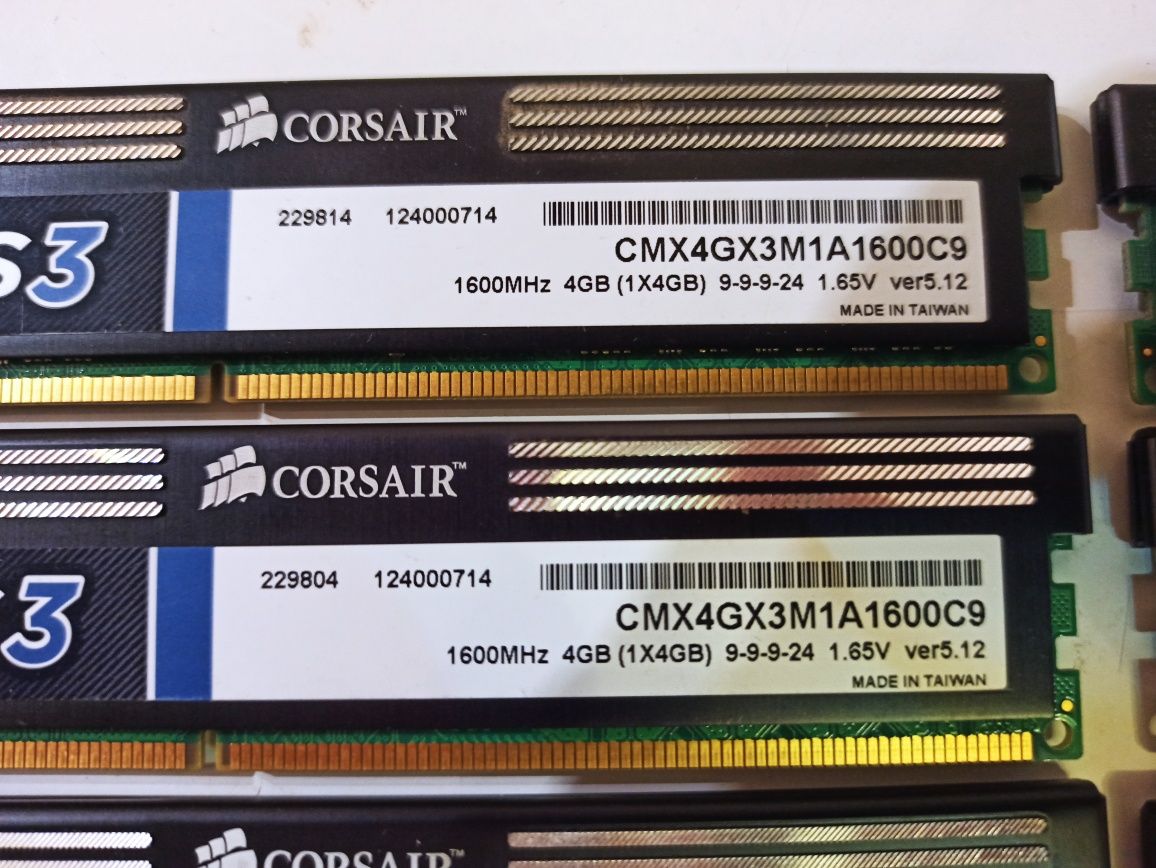 Оперативна пам'ять DDR3 Corsair XMS 3 4gb 1600