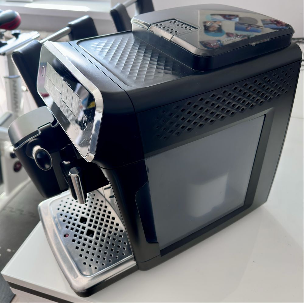 Ekspres Philips LatteGo EP3241/50