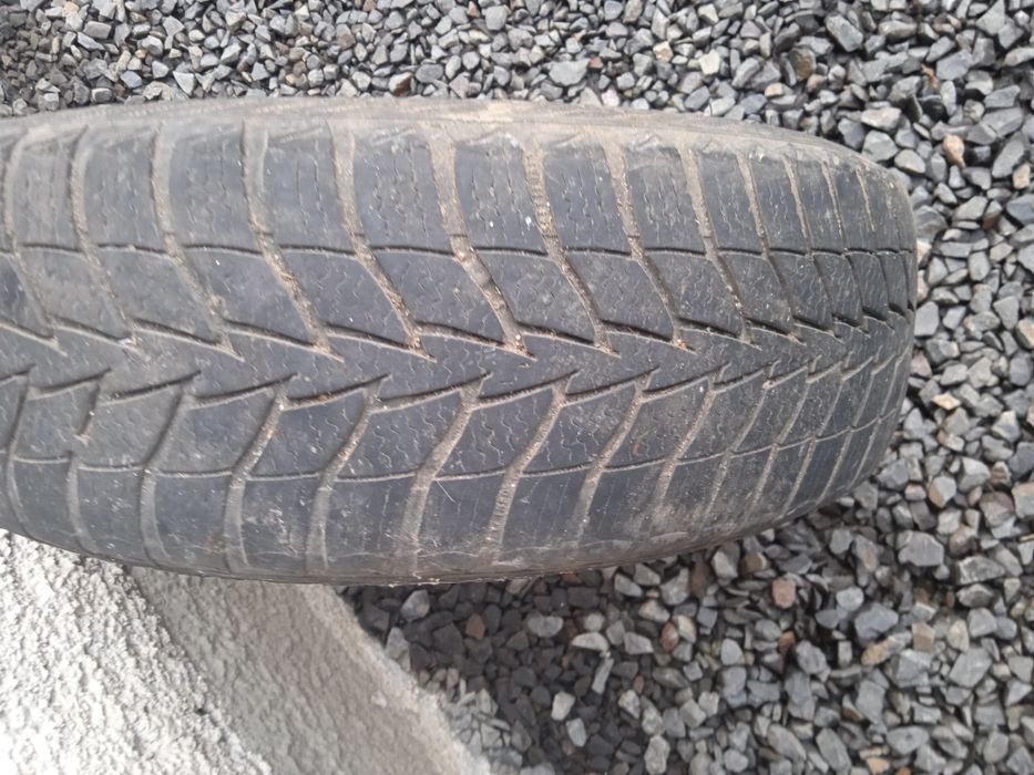 Продам такий диск з резіною стояв на запасці  4/100 г14 в хорошому ста