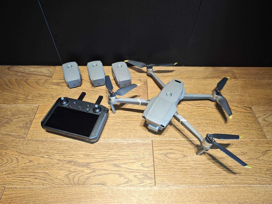 DJI Mavic 2 Pro – 4 baterie, kontroler RC Pro Enterprise, akcesoria