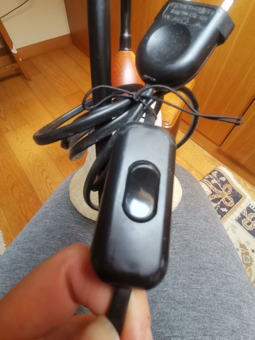 Candeeiro de vidro e metal de mesa