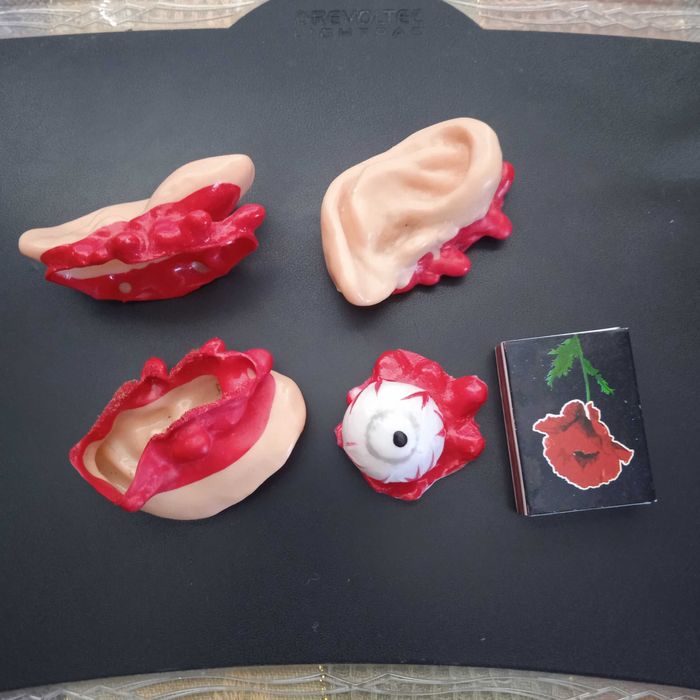 Ухи, ухи!!! И глаз.