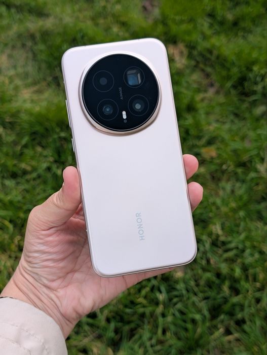 Honor magic 8 pro (16/512 200мп 2025 7200 мАч Snapdragon 8 gen elite5)