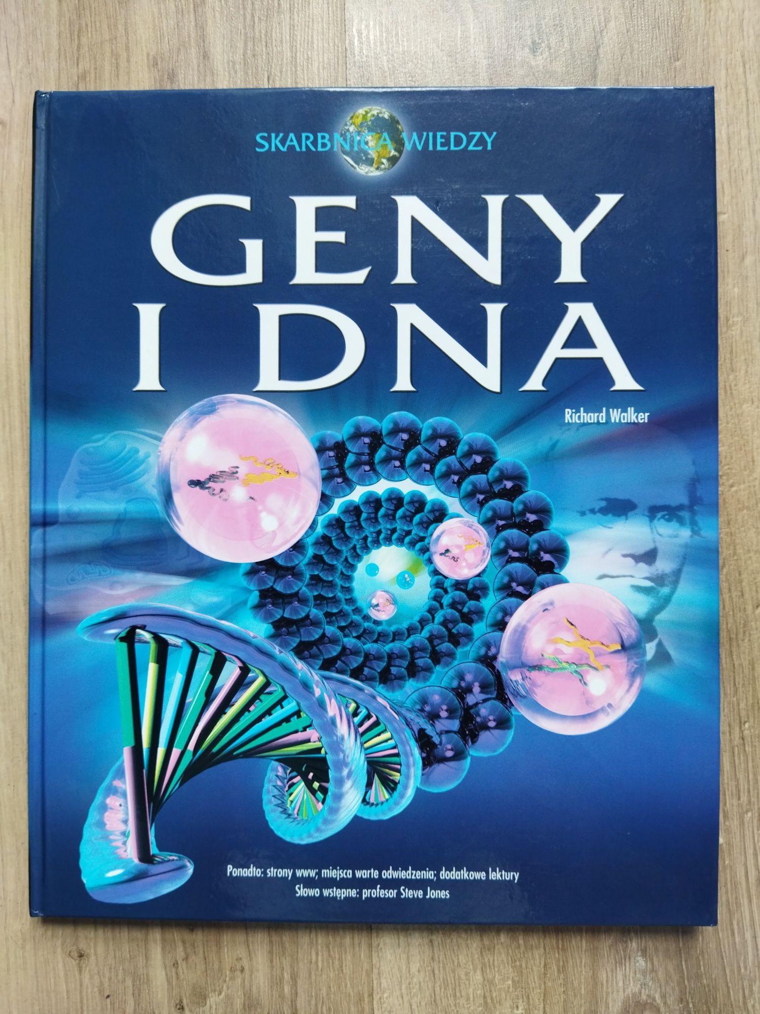 Książka ,,Geny i DNA"