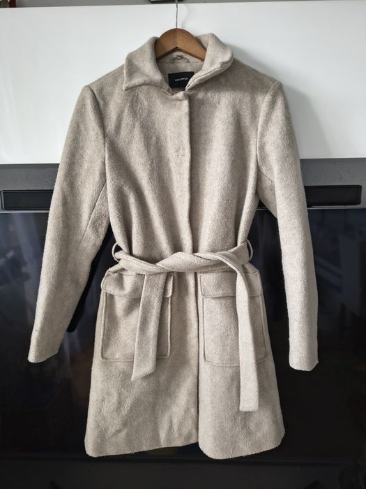 Klasyczny płaszcz MIDI jesienny