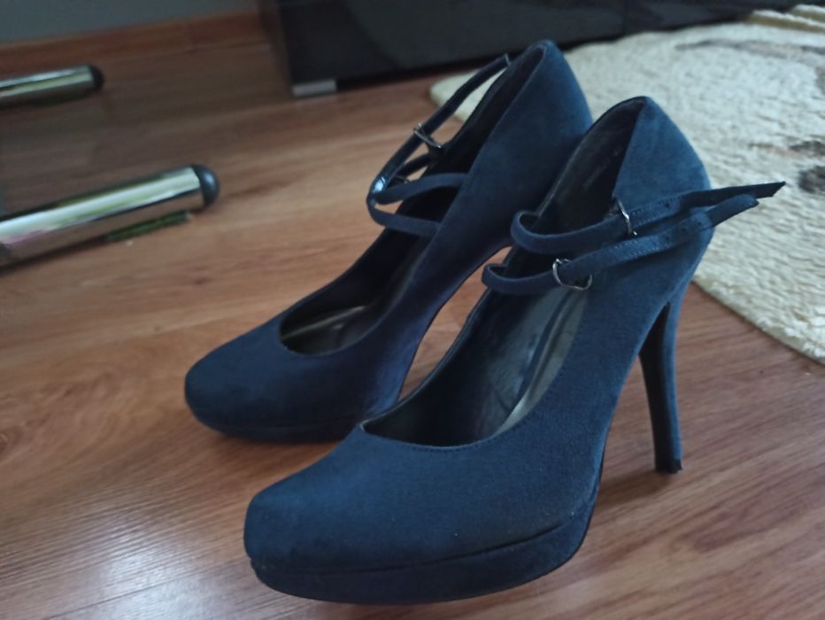 Buty-szpilki na platformie