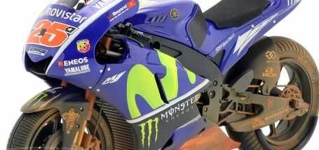 Miniatura MiniChamps 1:12 Maverick Vinales Yamaha YZR-M1 Dirty Version