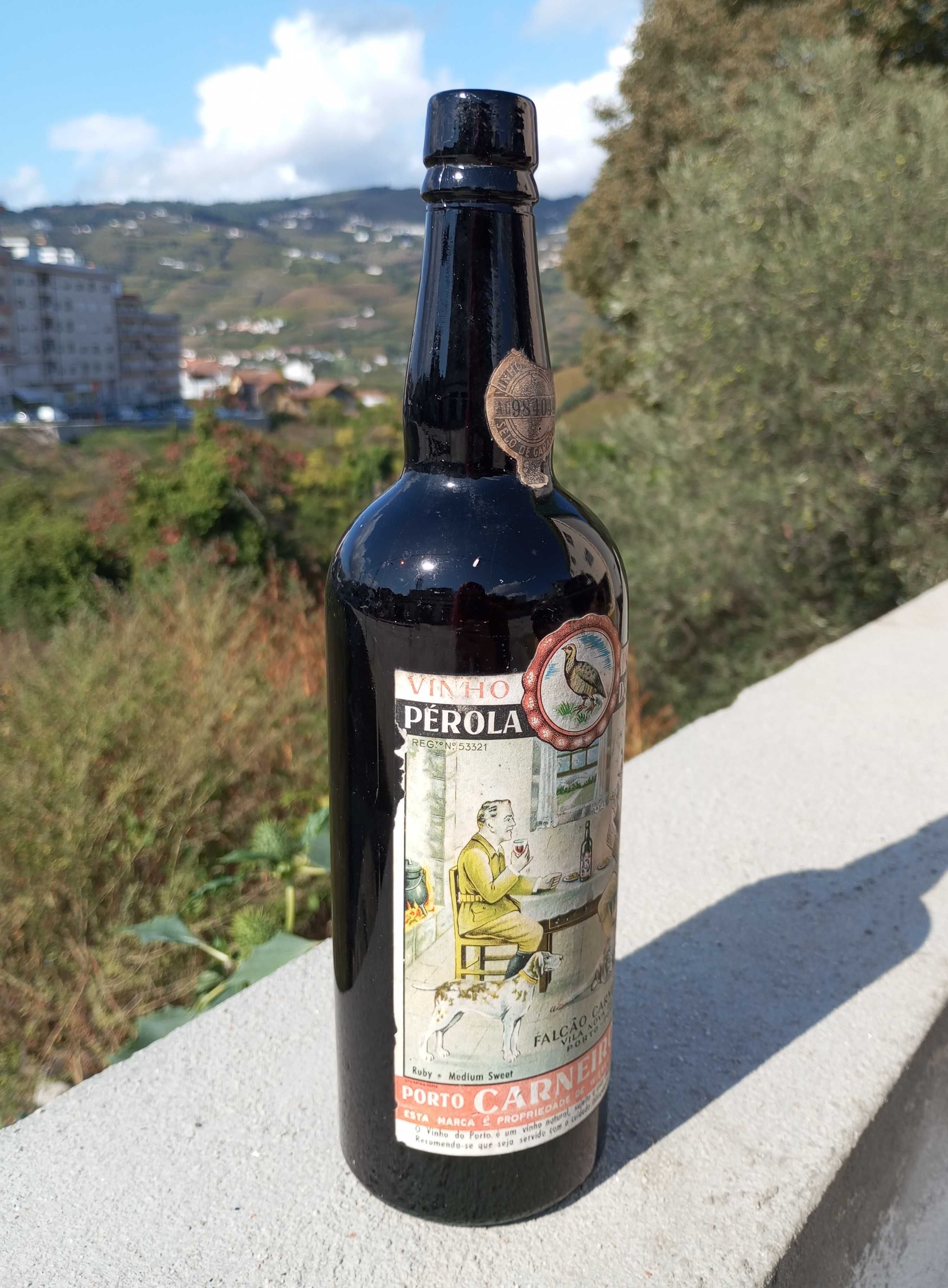 Rara garrafa Pérola do Douro Falcão Carneiro & Cia Vazia