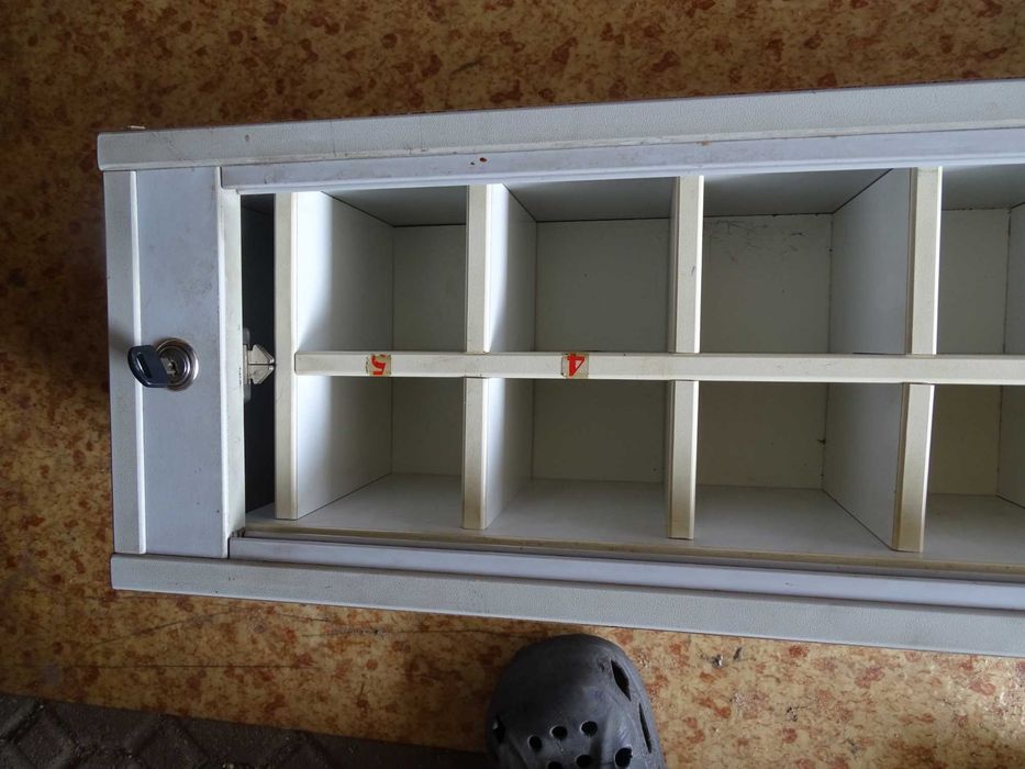 szafka narzędziowa  z drzwiami harmonijkowymi