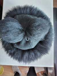 Śliczna -ciepła czapka naturalna skóra w b dobrym stanie z futerka