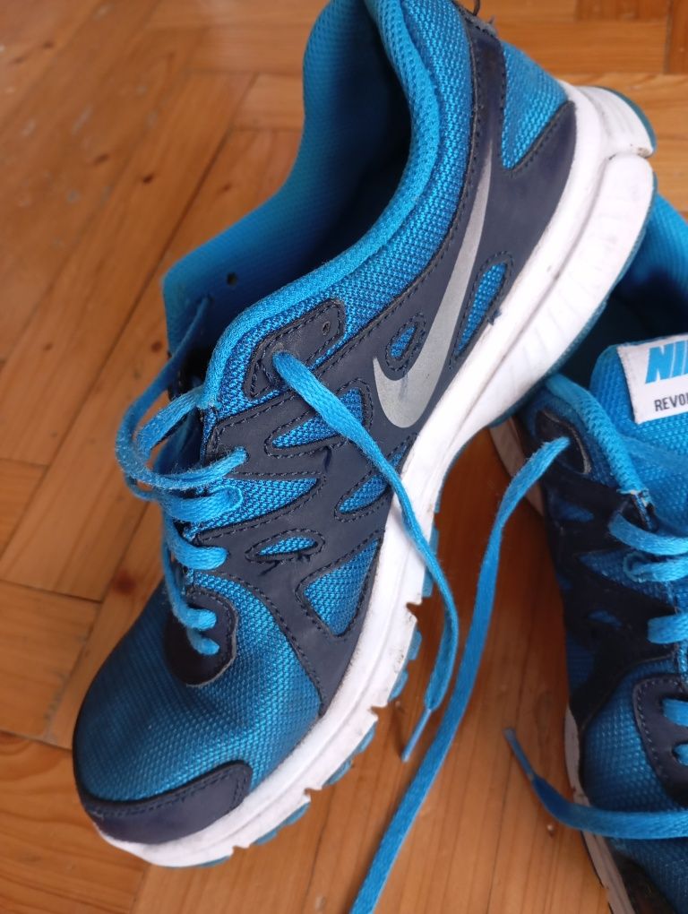 Buty sportowe Nike revolution 40