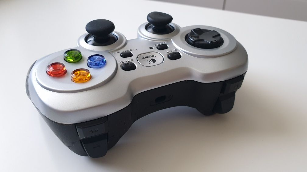 Pad kontroler PC logitech F710