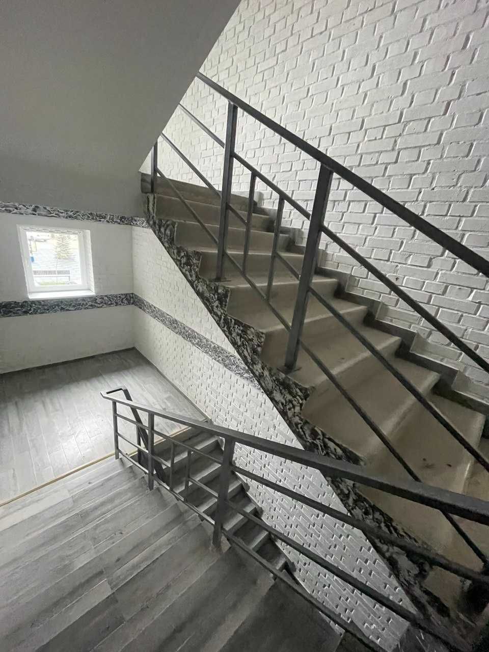Продаж 1 к квартири ЖК Автобіографія якісний ремонт ЗДАНА секція