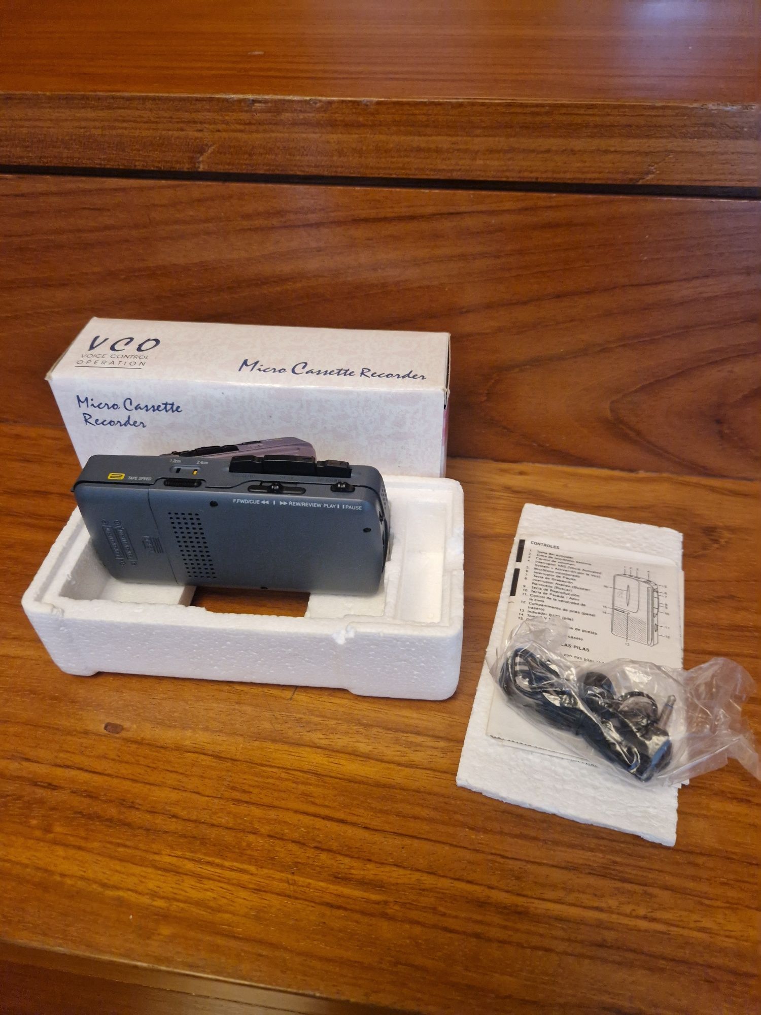 Gravador de microcassettes (som)