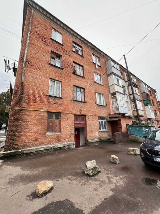 2 кімнати в гуртожитку по вул. Леха Качинського