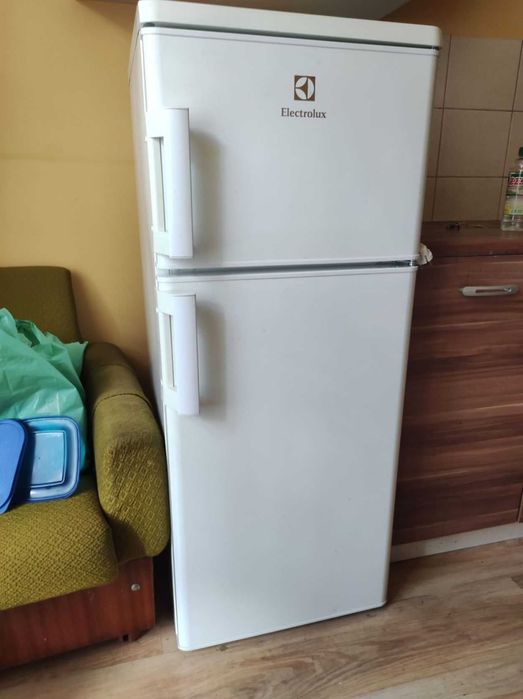 Lodówka używana Elektrolux o wymiarach wys 120cm szer50 cm gł 55cm