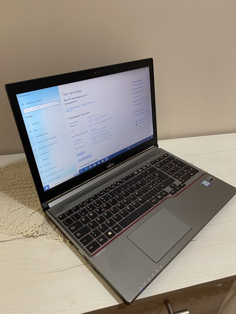 Ультрабук Fujitsu LifeBook E736 i7 -6500 б/у