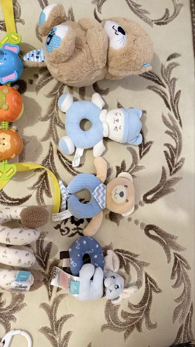 Дитячі іграшки для найменших