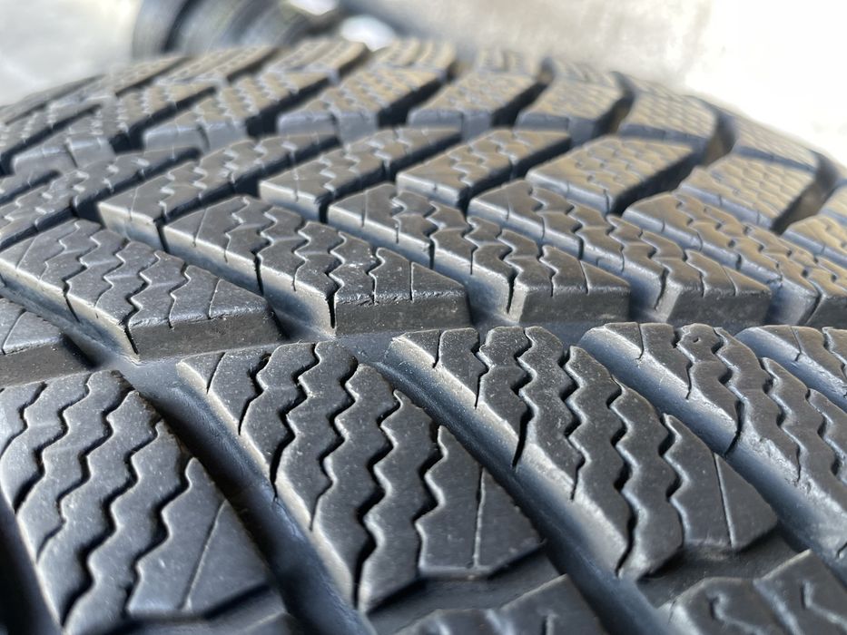 275/35 R21 255/35 R21 Bridgesone Blizzak LM005