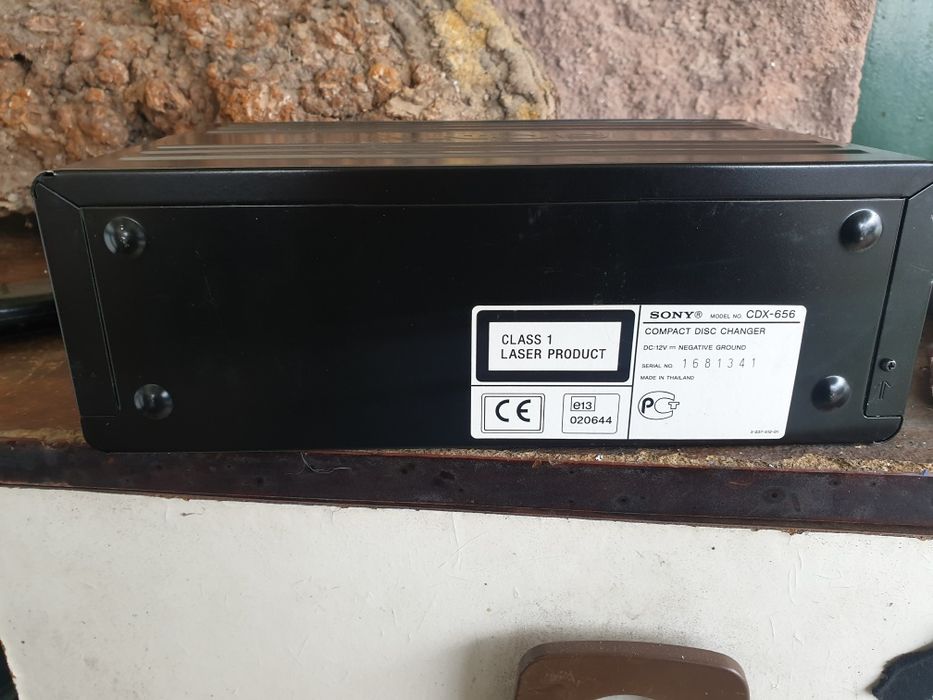 Vendo caixa de CD's Sony